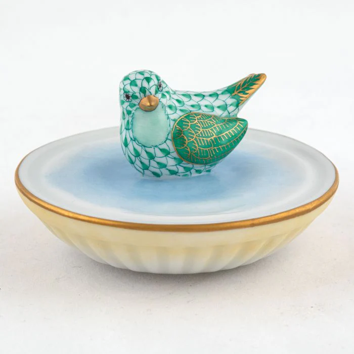 Bird in Bird Bath - Image 9