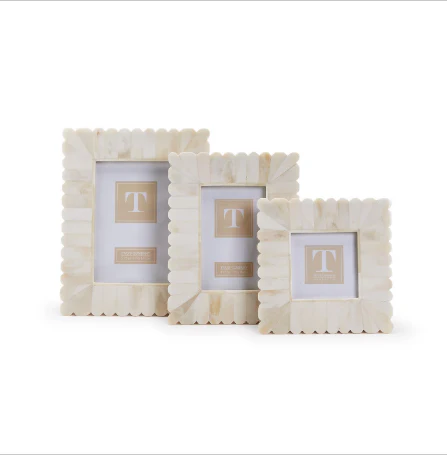 Scalloped Edge Photo Frame - 4X6